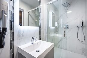 Billionaire Suites Kensington