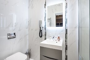 Billionaire Suites Kensington