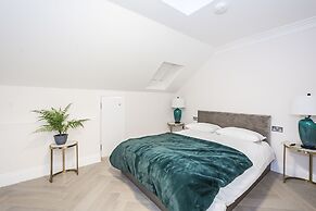 Billionaire Suites Kensington