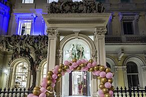 Billionaire Suites Kensington