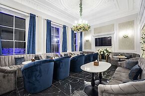 Billionaire Suites Kensington