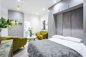 Billionaire Suites Kensington