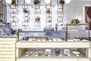 Billionaire Suites Kensington