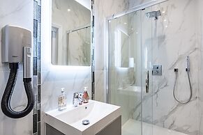 Billionaire Suites Kensington