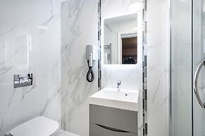 Billionaire Suites Kensington