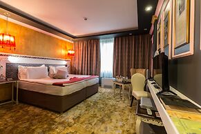 Diplomat Plaza Hotel & Resort