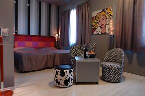Diplomat Plaza Hotel & Resort