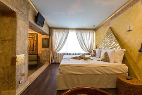 Diplomat Plaza Hotel & Resort