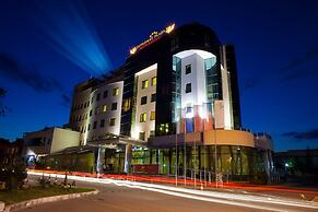 Diplomat Plaza Hotel & Resort