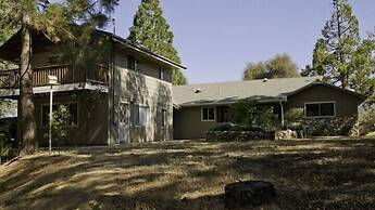 Scenic Wonders Lazy Bear Lodge 4 Bedroom