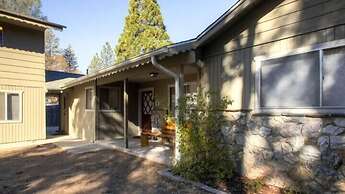 Scenic Wonders Lazy Bear Lodge 4 Bedroom