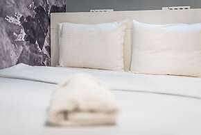 Welcoming Koukaki Home  by Cloudkeys