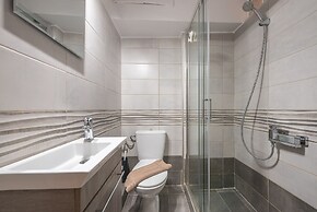 Welcoming Koukaki Home  by Cloudkeys