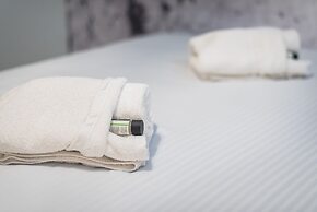 Welcoming Koukaki Home  by Cloudkeys