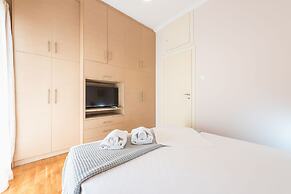 Stylish Acropolis Apartment  by Cloudkeys