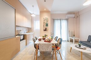 Stylish Acropolis Apartment  by Cloudkeys