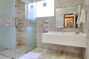 Maulik Mansion Resort