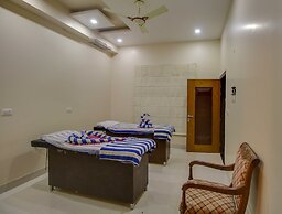 Maulik Mansion Resort