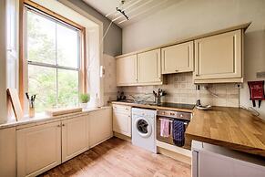 Bright Flat in City Centre for up to 6 Guests!