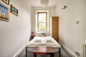 Bright Flat in City Centre for up to 6 Guests!