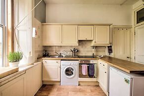 Bright Flat in City Centre for up to 6 Guests!