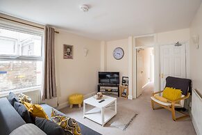 Ella Fitzgerald - Luxury 2 Bedroom Apt