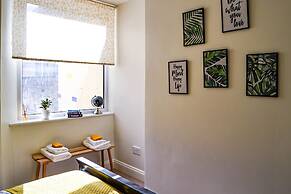 Ella Fitzgerald - Luxury 2 Bedroom Apt