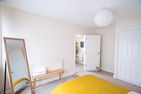 Ella Fitzgerald - Luxury 2 Bedroom Apt