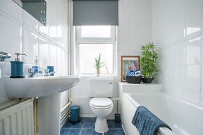 Ella Fitzgerald - Luxury 2 Bedroom Apt