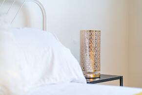 Ella Fitzgerald - Luxury 2 Bedroom Apt