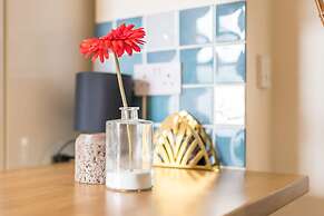 Ella Fitzgerald - Luxury 2 Bedroom Apt