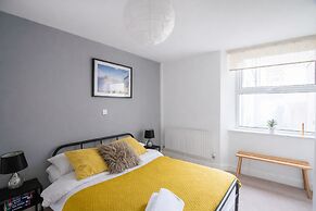 Ella Fitzgerald - Luxury 2 Bedroom Apt
