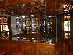 Paradise Inn Hotel e Lazer