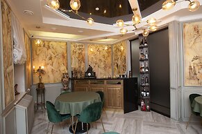 Mandarin ClubHouse