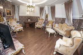 Mandarin ClubHouse