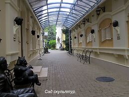 Mandarin ClubHouse