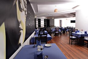 Greenpark Sundowner Hotel