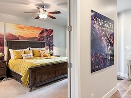 Stargazer Luxury Condo, Rooftop Views, Private Hot Tub