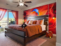 Stargazer Luxury Condo, Rooftop Views, Private Hot Tub