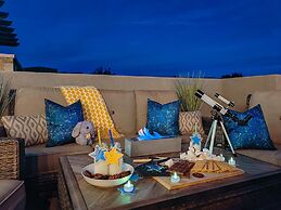 Stargazer Luxury Condo, Rooftop Views, Private Hot Tub