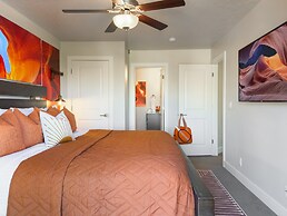 Stargazer Luxury Condo, Rooftop Views, Private Hot Tub