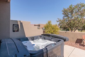 Stargazer Luxury Condo, Rooftop Views, Private Hot Tub