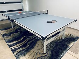 Stargazer Luxury Condo, Rooftop Views, Private Hot Tub