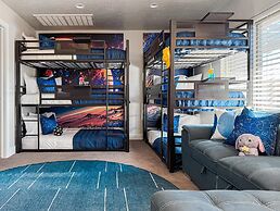 Stargazer Luxury Condo, Rooftop Views, Private Hot Tub