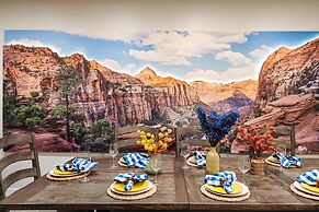 Stargazer Luxury Condo, Rooftop Views, Private Hot Tub