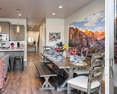 Stargazer Luxury Condo, Rooftop Views, Private Hot Tub