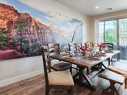 Stargazer Luxury Condo, Rooftop Views, Private Hot Tub