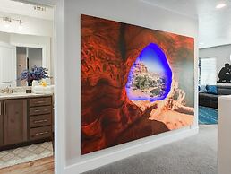 Stargazer Luxury Condo, Rooftop Views, Private Hot Tub