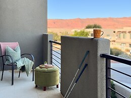 Stargazer Luxury Condo, Rooftop Views, Private Hot Tub