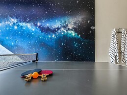 Stargazer Luxury Condo, Rooftop Views, Private Hot Tub